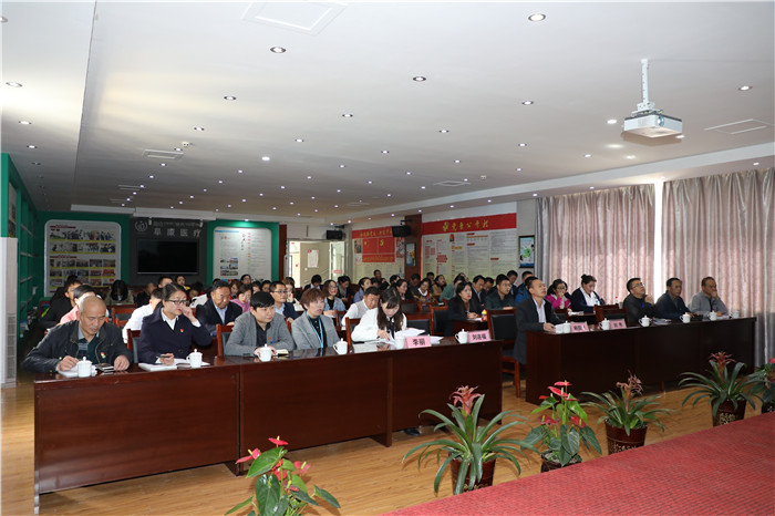 西藏阜康醫(yī)療黨委積極開(kāi)展“不忘初心、牢記使命”主題教育和“不忘合作初心，繼續(xù)攜手前進(jìn)”主題教育